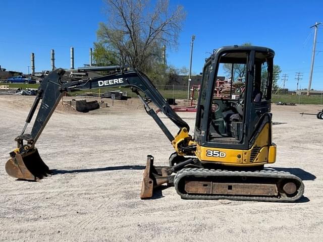 Image of John Deere 35D equipment image 1