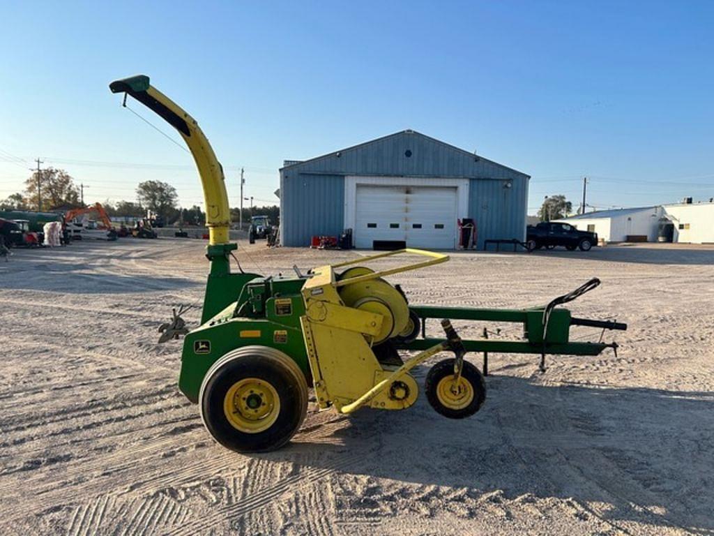 Image of John Deere 3950 Image 1