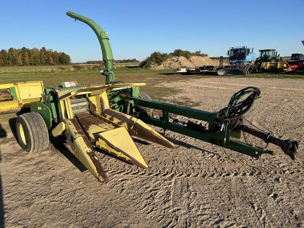 Image of John Deere 3950 Primary image