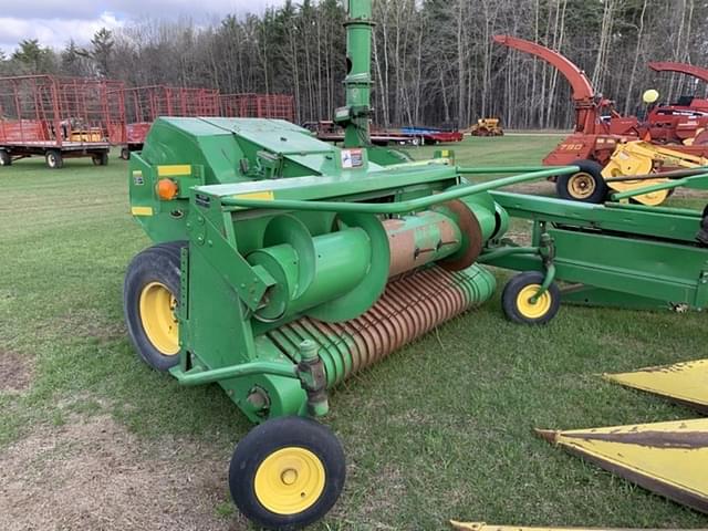 Image of John Deere 3975 equipment image 2