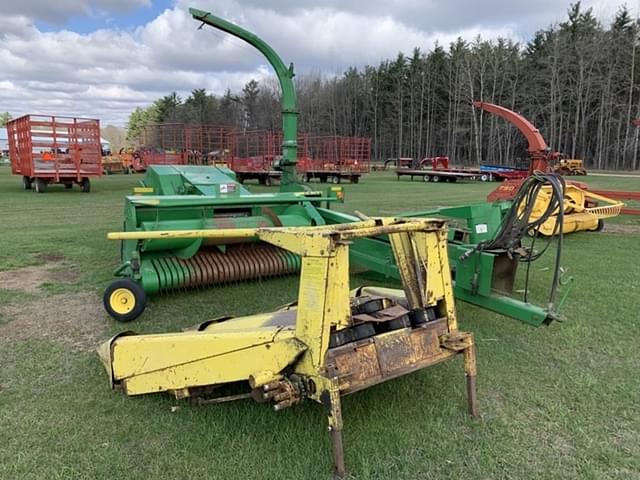 Image of John Deere 3975 equipment image 3