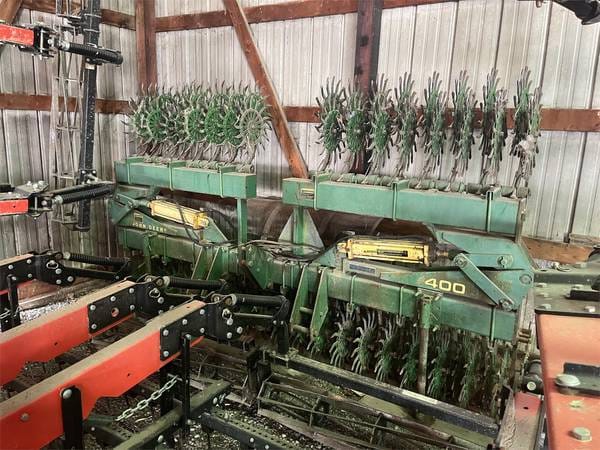John Deere 400 Equipment Image0