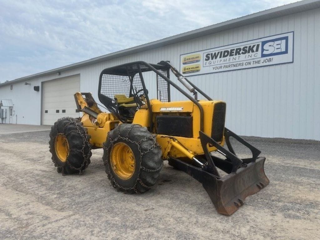 John Deere 440A Equipment Image0