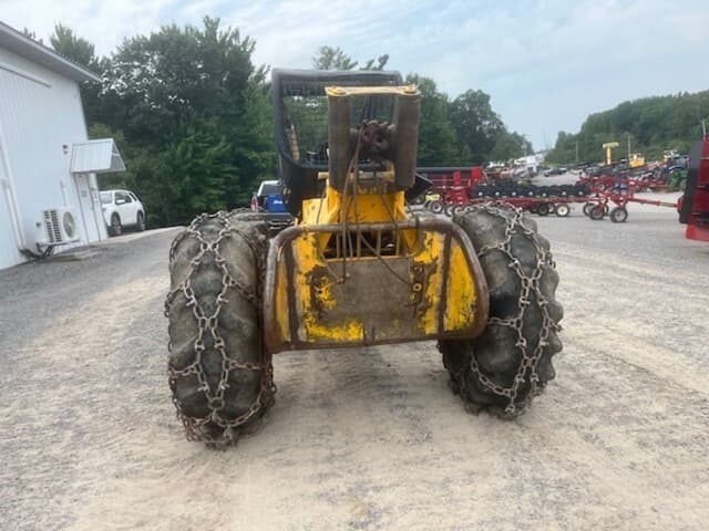 Image of John Deere 440A equipment image 3