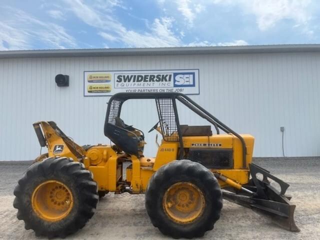 Image of John Deere 440B equipment image 1