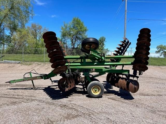 Image of John Deere 630 equipment image 1