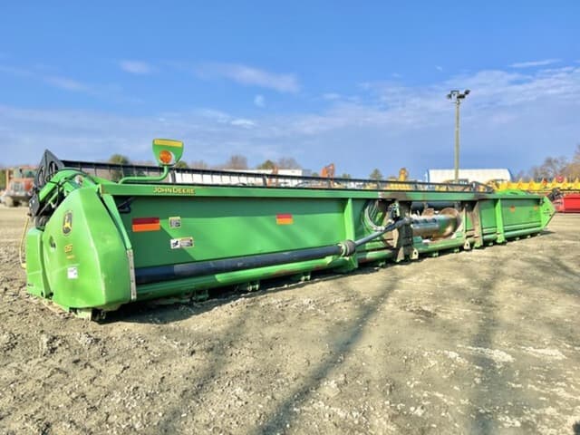 Image of John Deere 635F equipment image 3