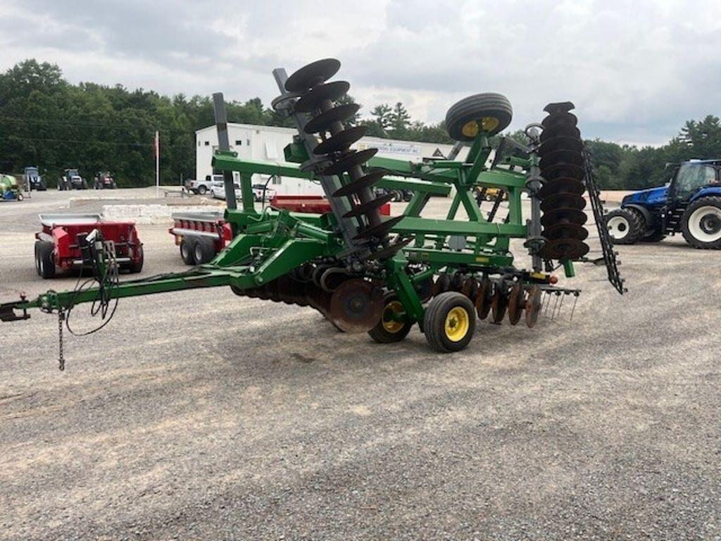Image of John Deere 637 Image 1