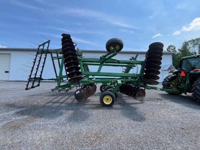 Image of John Deere 637 equipment image 1