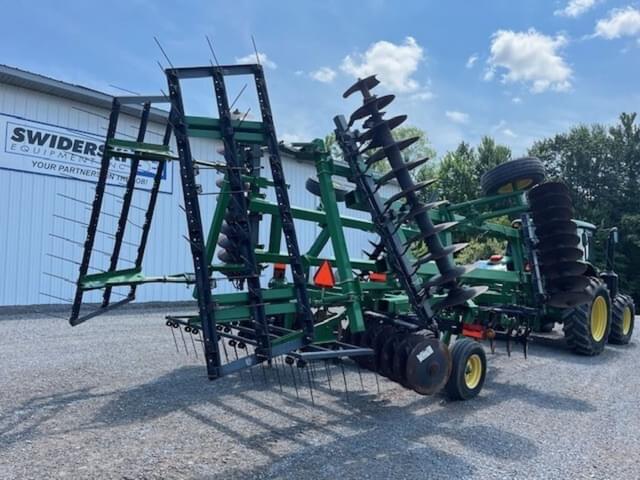 Image of John Deere 637 equipment image 2