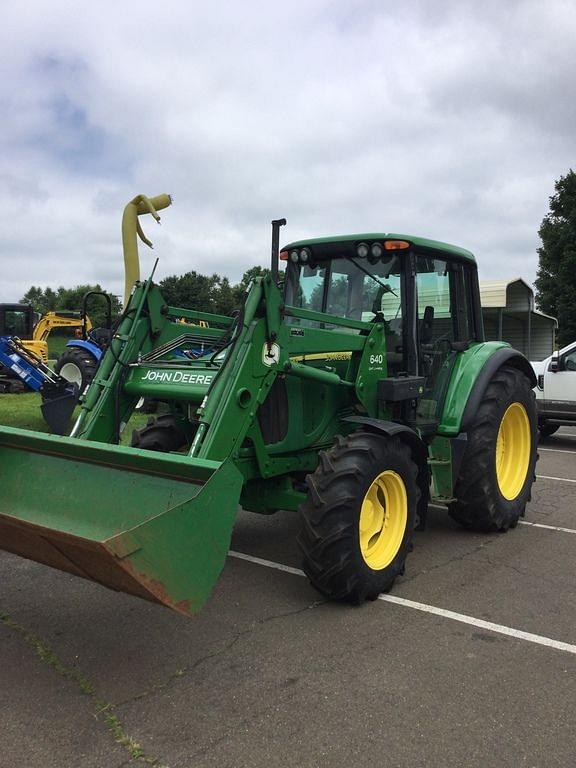 Image of John Deere 6420 equipment image 1