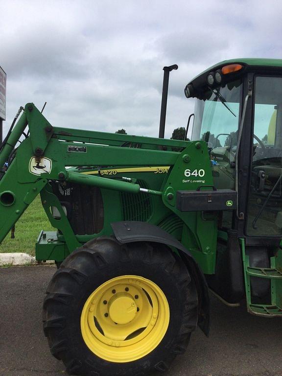 Image of John Deere 6420 equipment image 2