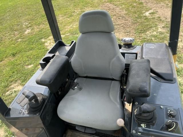 Image of John Deere 650J LGP equipment image 4