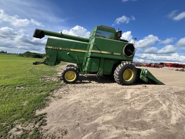 Image of John Deere 6620 Titan II equipment image 3