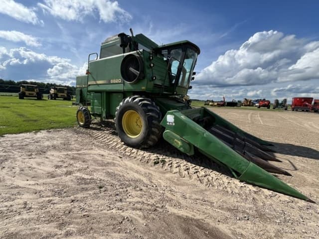 Image of John Deere 6620 Titan II equipment image 2