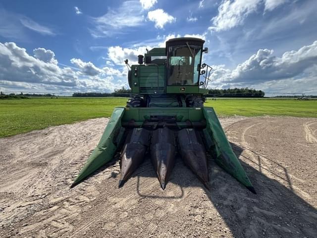 Image of John Deere 6620 Titan II equipment image 2