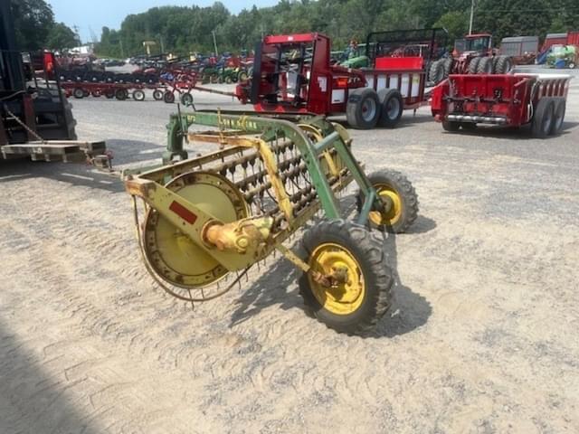 Image of John Deere 670 equipment image 4