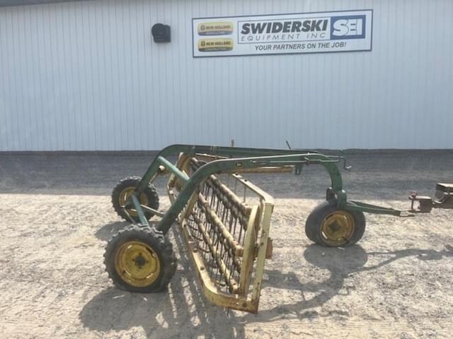 Image of John Deere 670 equipment image 1