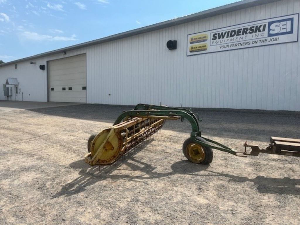 John Deere 670 Equipment Image0