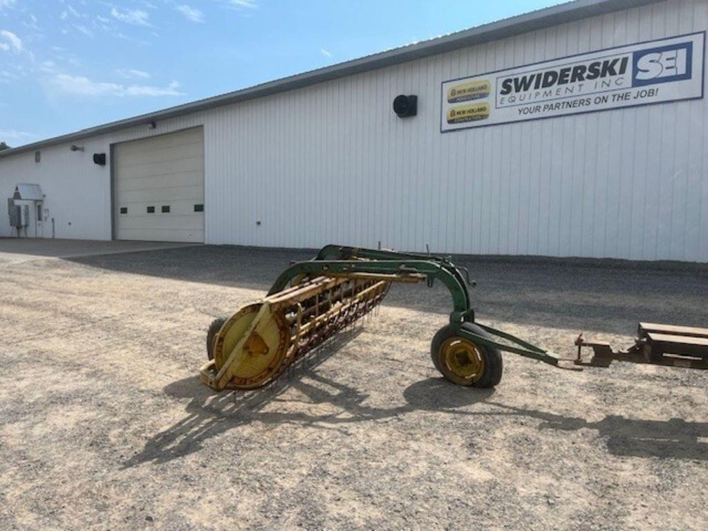 Image of John Deere 670 Primary image