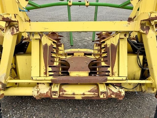 Image of John Deere 688 equipment image 4