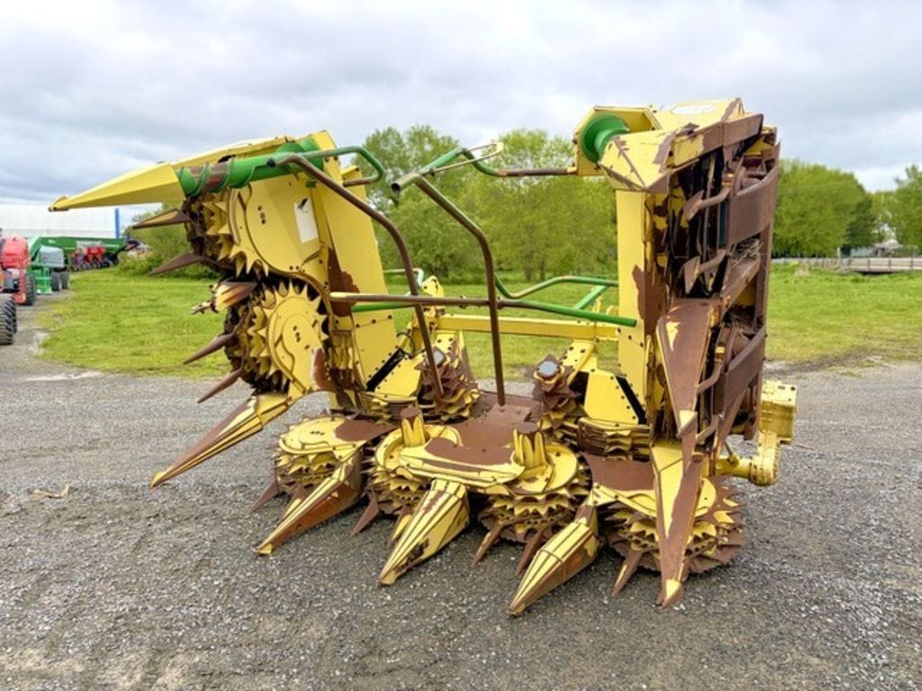2004 John Deere 688 Equipment Image0