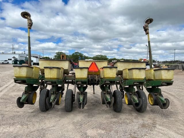 Image of John Deere 7000 equipment image 4