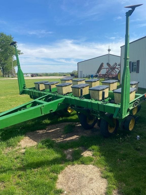Main image John Deere 7000