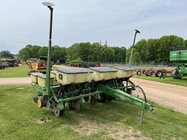 Image of John Deere 7000 equipment image 2