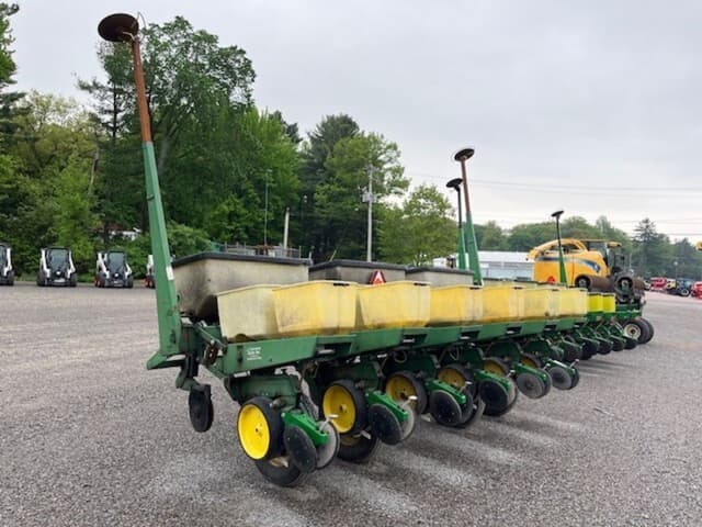 Image of John Deere 7000 equipment image 3