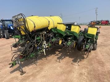 Main image John Deere 7000