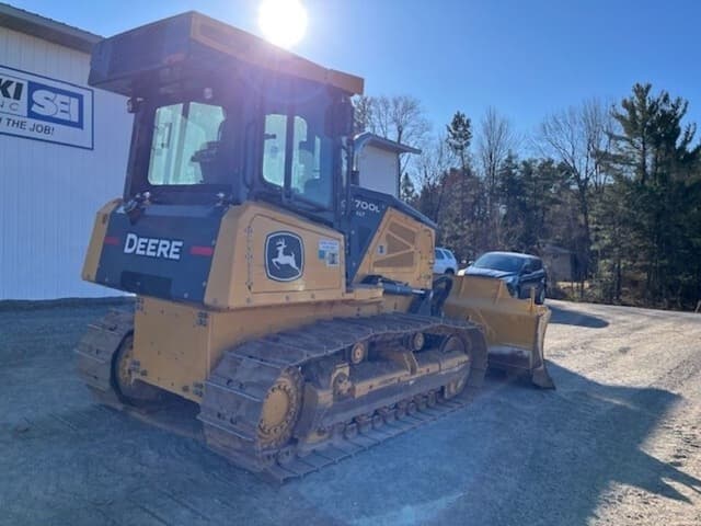 Image of John Deere 700L XLT equipment image 2