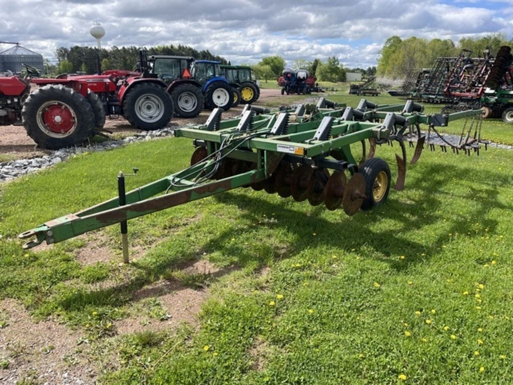 John Deere 714 Equipment Image0