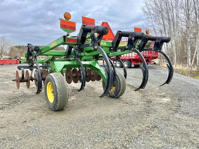 Image of John Deere 714 equipment image 4