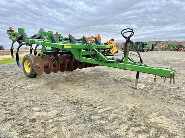 Image of John Deere 714 equipment image 1