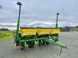 1991 John Deere 7200 Image