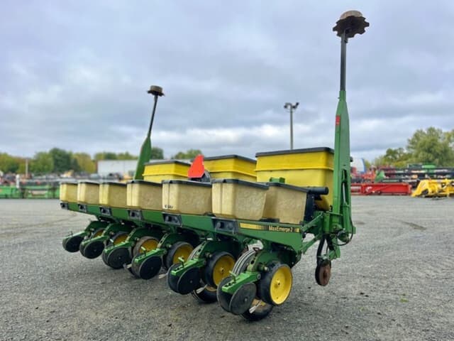 Image of John Deere 7200 equipment image 4