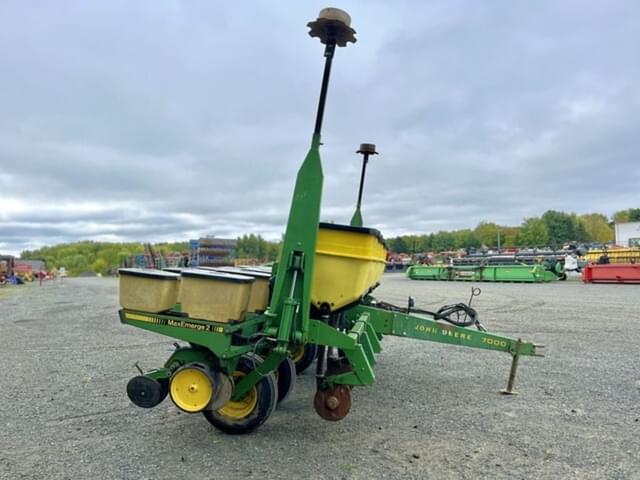 Image of John Deere 7200 equipment image 2