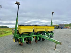 1991 John Deere 7200 Image