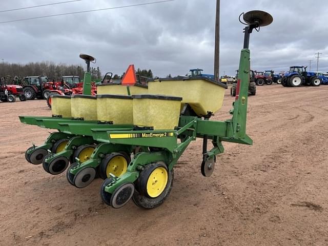 Image of John Deere 7200 equipment image 4