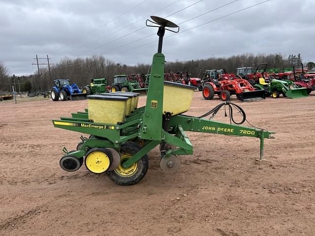 Image of John Deere 7200 equipment image 3