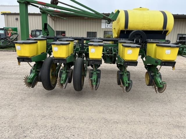 Image of John Deere 7200 equipment image 2