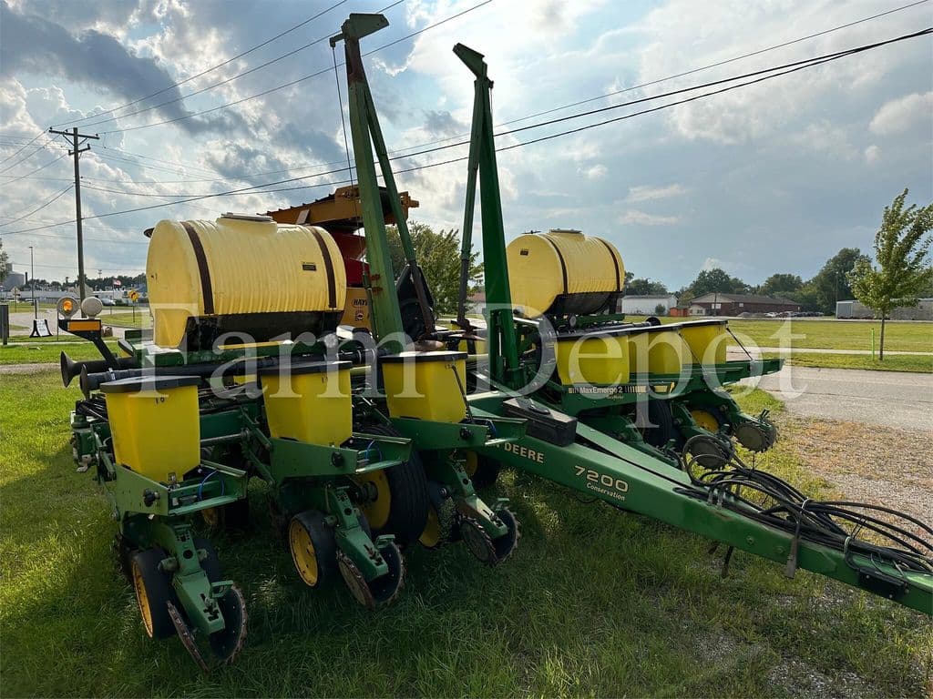 Image of John Deere 7200 Primary image