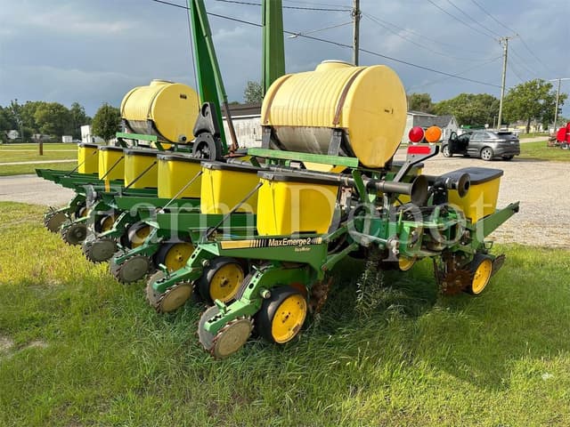 Image of John Deere 7200 equipment image 3