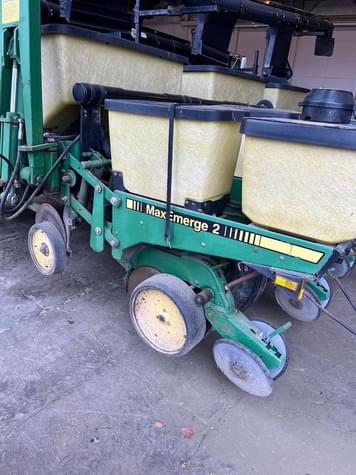 Main image John Deere 7200