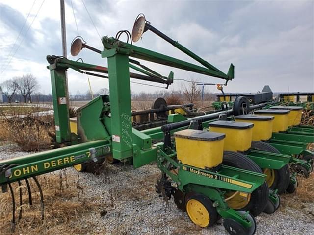 Image of John Deere 7200 equipment image 3