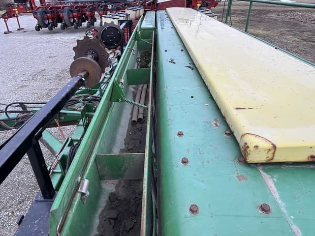 Image of John Deere 750 equipment image 1