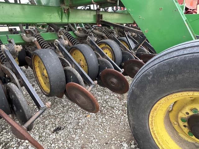 Image of John Deere 750 equipment image 2