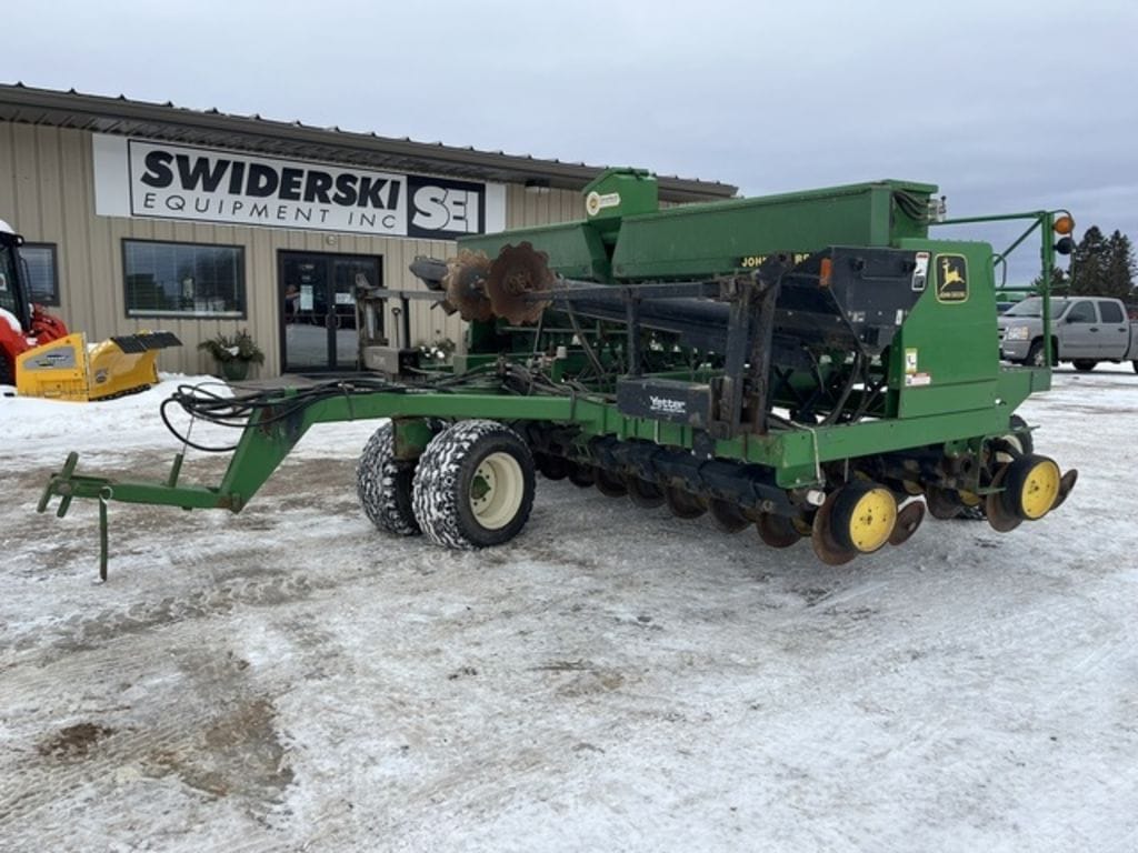 John Deere 750 Equipment Image0