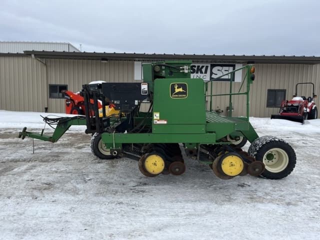 Image of John Deere 750 equipment image 1